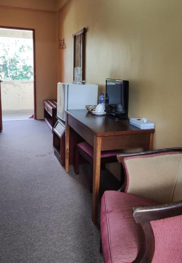 Mersing Merlin Inn Exterior photo
