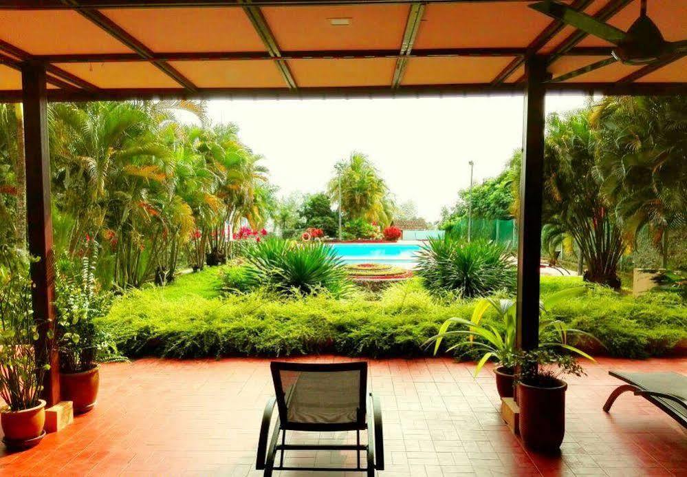 Mersing Merlin Inn Exterior photo