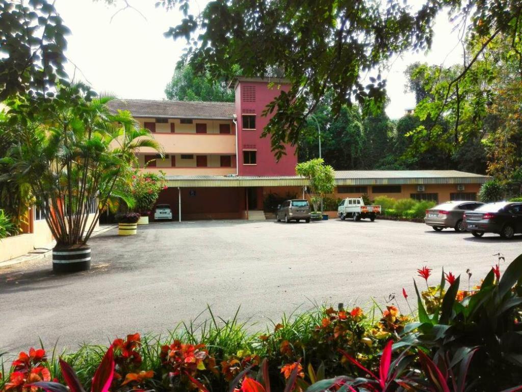 Mersing Merlin Inn Exterior photo