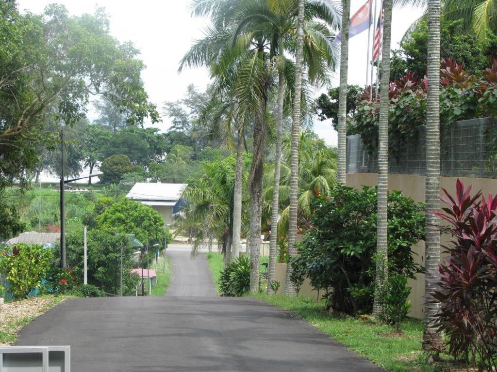 Mersing Merlin Inn Exterior photo